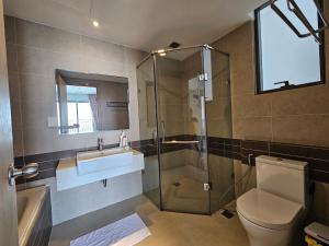 Căn Hộ 3 Phòng Ngủ (Three-Bedroom Apartment)