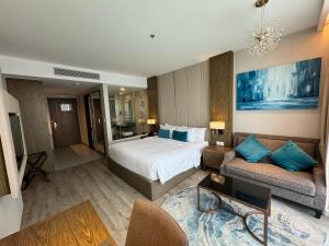 Suite Junior Có Ban Công (Junior Suite with Balcony)