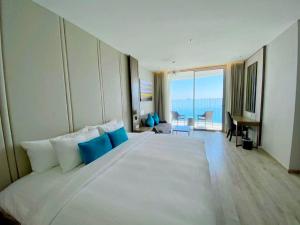 Suite Có Giường Cỡ King Nhìn Ra Biển (King Suite with Sea View)