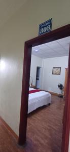 Phòng Giường Đôi Có Phòng Tắm Riêng (Double Room with Private Bathroom)