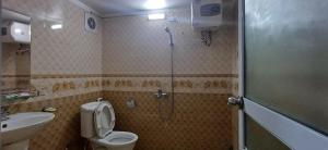 Phòng Giường Đôi Có Phòng Tắm Riêng (Double Room with Private Bathroom)