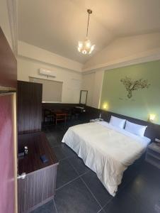 Phòng Có Giường Cỡ Queen Và Bồn Tắm Spa (Queen Room with Spa Bath)