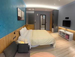 Phòng Giường Đôi Lớn Loại Sang (Deluxe Queen Room)