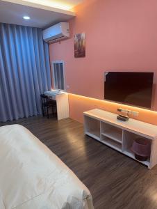 Phòng Giường Đôi Lớn Loại Sang (Deluxe Queen Room)