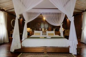 Biệt Thự Bể Bơi Gần Đại Dương (Oceanfront Pool Villa)