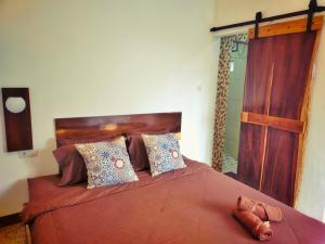 Phòng Giường Đôi Nhìn Ra Hồ Bơi (Double Room with Pool View)