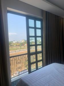 Phòng có giường cỡ King nhìn ra cảnh núi non (King Room with Mountain View)