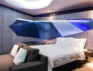 Paragon Suite