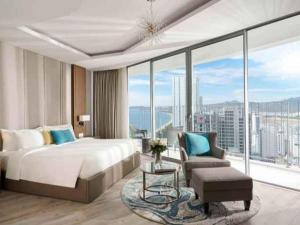 Suite Deluxe với Bồn tắm Spa (Deluxe Suite with Spa Bath)