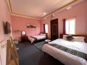 Phòng 2 Giường Đơn Nhìn Ra Núi (Twin Room with Mountain View)