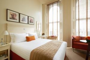Deluxe Double Room room in Kensington House Hotel