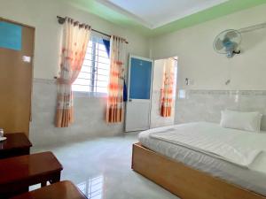 Phòng Giường Đôi Nhìn Ra Núi (Double Room with Mountain View)
