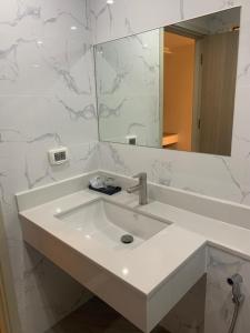 Phòng Giường Đôi Có Phòng Tắm Riêng (Double Room with Private Bathroom)