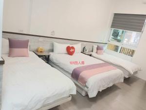 Phòng Deluxe 4 Người (Deluxe Quadruple Room)