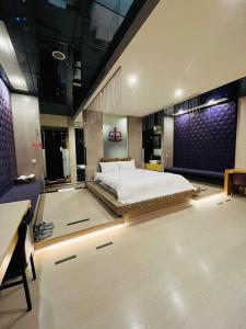 Phòng Tiêu Chuẩn Giường Đôi (Standard Double Room)