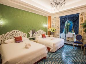 Phòng Deluxe 4 người (Deluxe Quad Room)