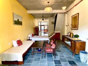 Căn Hộ 3 Phòng Ngủ (Three-Bedroom Apartment)