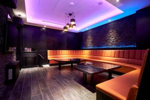 Phòng Hai Giường Đơn Loại Sang (Deluxe Twin Room)