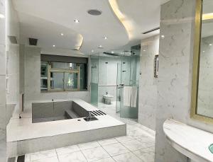 Suite Tổng thống (Presidential Suite)