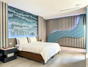 Paragon Suite