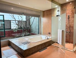 Paragon Suite