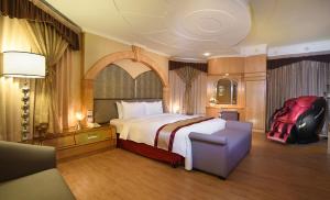 Phòng Có Giường Cỡ Queen Và Bồn Tắm Spa (Queen Room with Spa Bath)