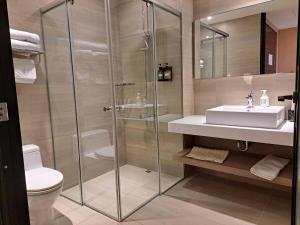 Phòng 4 Người Hướng Sông - Không Hút Thuốc (River View Quadruple Room - Non-Smoking)