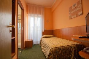 Single Room room in La Pergola Roma Hotel