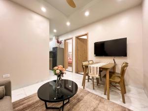 Căn Hộ 2 Phòng Ngủ (Two-Bedroom Apartment)