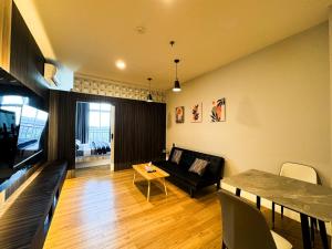 Studio Có Giường Cỡ King Và Giường Sofa (King Studio with Sofa Bed)