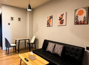 Studio Có Giường Cỡ King Và Giường Sofa (King Studio with Sofa Bed)
