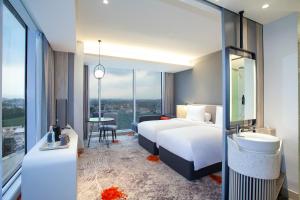 Phòng giường đôi hoặc 2 giường (Double or Twin Room)
