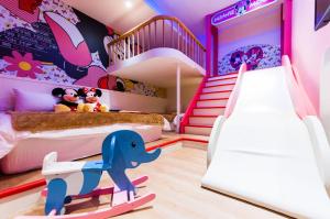 Phòng Gia Đình Có Vòi Sen (Family Room with Shower)
