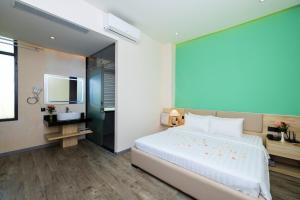 Studio Deluxe (Deluxe Studio)