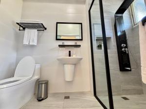 Phòng Giường Đôi Nhìn Ra Núi (Double Room with Mountain View)