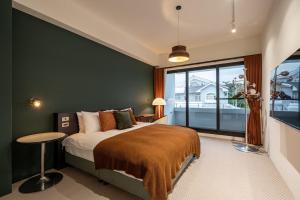Phòng Có Giường Cỡ Queen Với Ban Công (Queen Room with Balcony)
