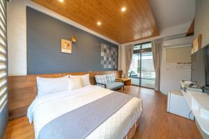 Phòng Deluxe Giường Đôi Có Bồn Tắm (Deluxe Double Room with Bath)