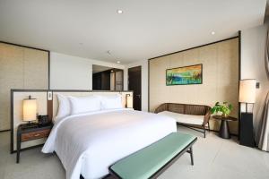 Suite Nhỏ Hướng Vườn có Giường Lớn (Garden View Junior Suite with King Bed)