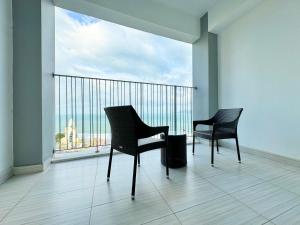 Phòng Deluxe 2 Giường Đơn Nhìn Ra Biển (Deluxe Twin Room with Sea View)