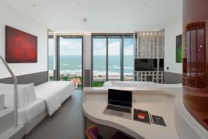 Wink Luxe Seaview