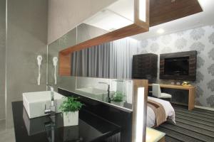 Phòng Tiêu Chuẩn giường đôi Không Cửa Sổ (Double Standard No Window)