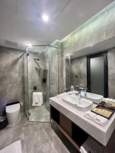 Phòng Đôi Loại Sang (Deluxe Double Room)