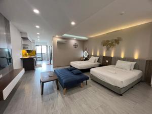 Căn Hộ Nhìn Ra Biển (Apartment with Sea View)