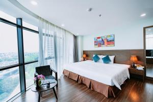 Phòng Deluxe Nhìn ra Thành phố (Deluxe City View)