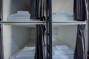 Phòng Tập Thể Nam 8 Giường (8-Bed Male Dormitory Room)