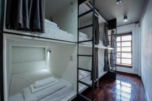 Phòng ngủ Tập thể 8 Giường cho cả Nam và Nữ (8-Bed Mixed Dormitory Room)