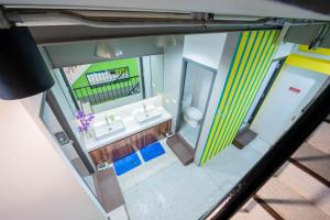 Phòng Tập Thể Nam 8 Giường (8-Bed Male Dormitory Room)
