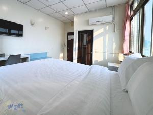 Phòng Giường Đôi Nhìn Ra Biển (Double Room with Sea View)