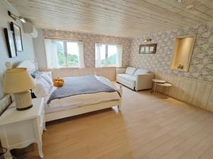 Suite Hướng Làng (Village View Suite)