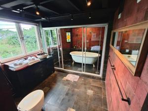 Oriental King Double Room - Optional 2 Extra Beds